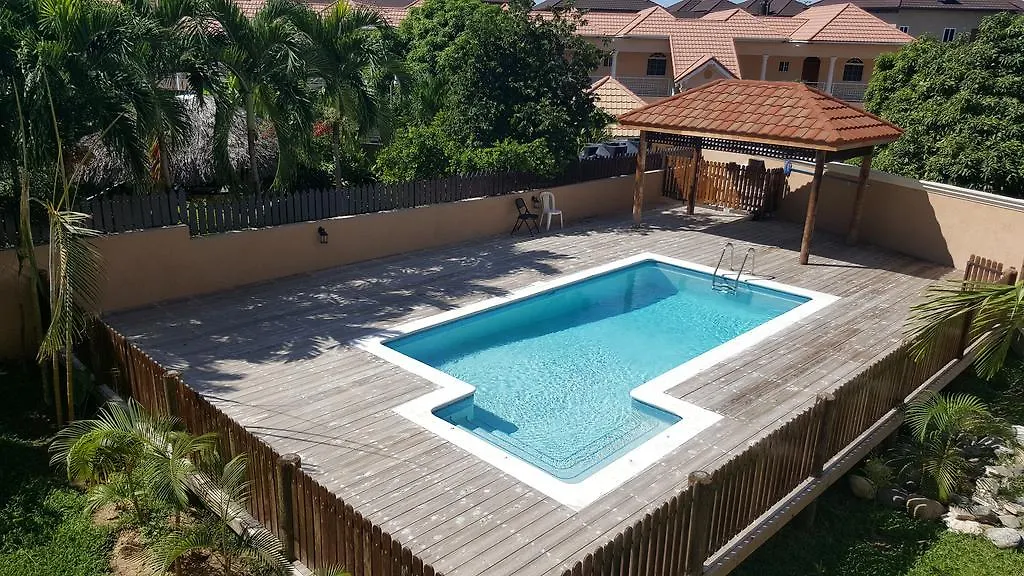 Apt 12, Executive Suites Ja - Palms Enfield 0*,